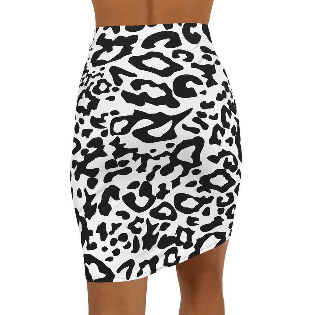 Women's Black & White Leopard Print Pencil Skirt — Mid-Waist Animal Print Fashion